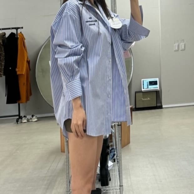 더미스테리어스호텔 스트라이프 셔츠