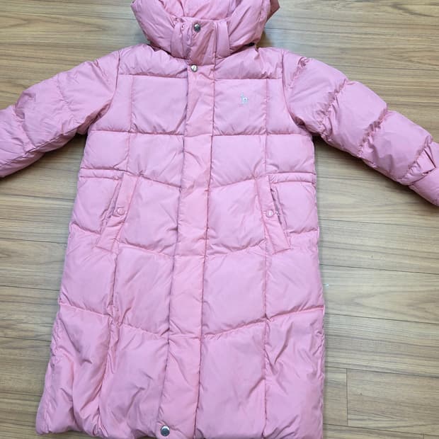 헤지스 여아 핑크색 롱패딩입니다. 145사이즈로 11세 아이에게 적절합니