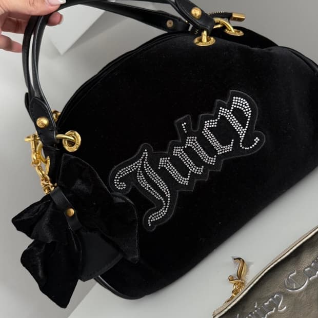 쥬시꾸뛰르 블랙 벨벳 갸루깔 대대장 핸드백