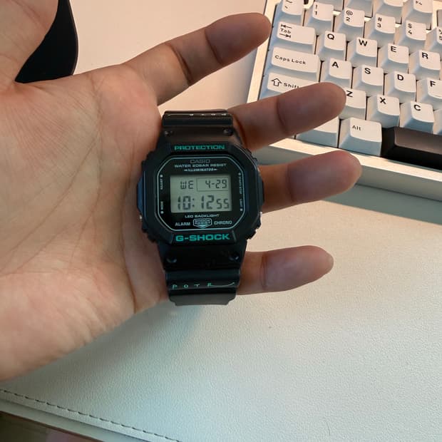 포터 지샥 콜라보 시계 팝니다