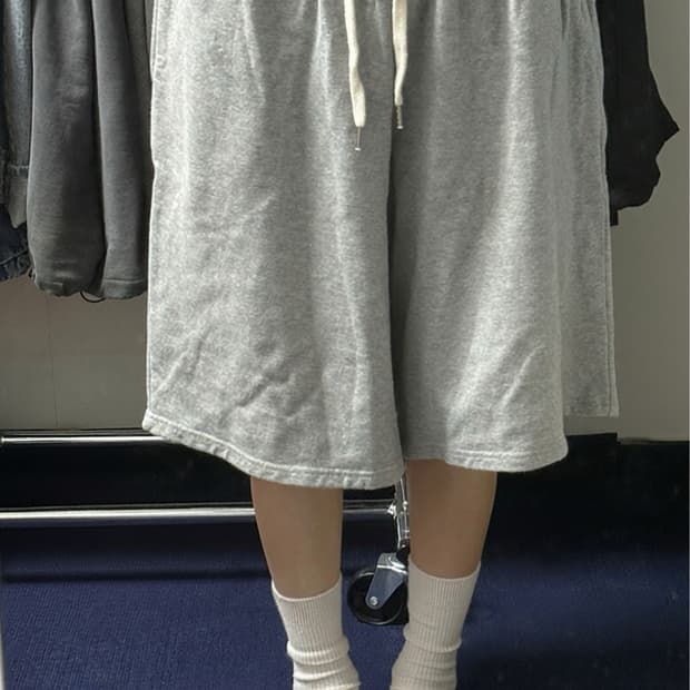 그레이 버뮤다 스웻팬츠