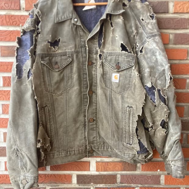 80s carhartt chore jacket(distressed bor