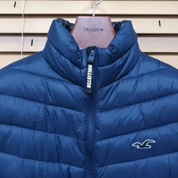 홀리스터 네이비경량패딩 S사이즈 .175/92A