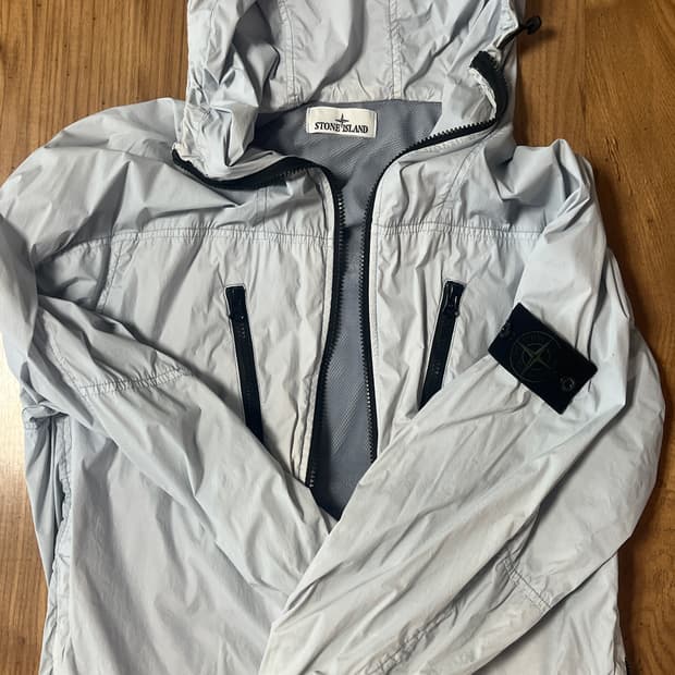 스톤아일랜드 바람막이