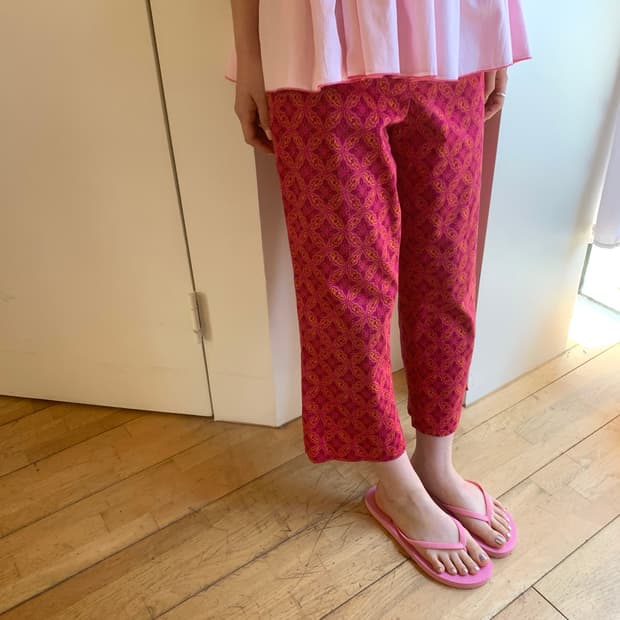 Pattern capri pants