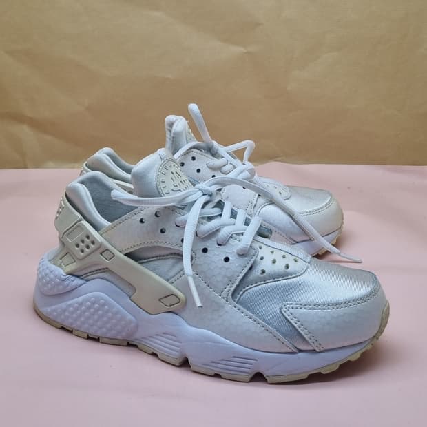 나이키 에어 허라치 운동화 실사이즈 225