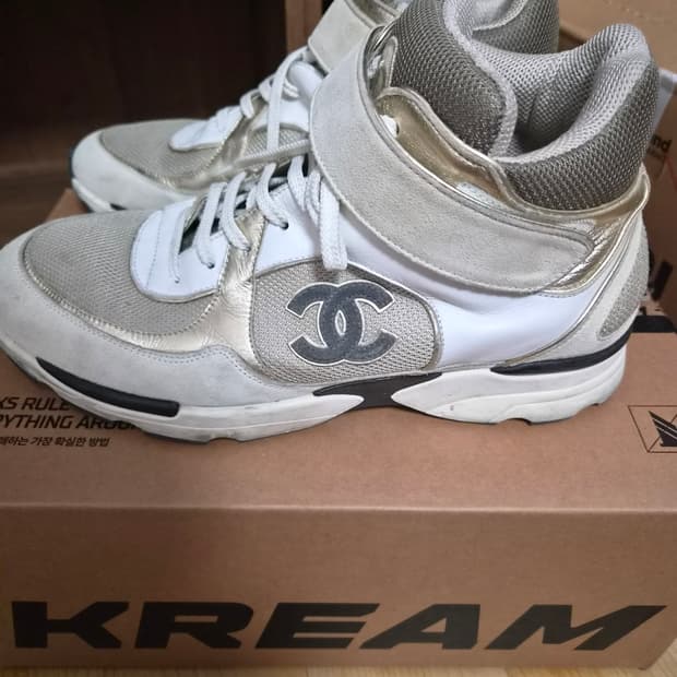 (정품) CHANEL CC로고  크루즈 하이탑 스트랩