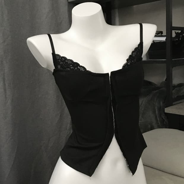 ༒ Black Lace Point Sleeveless