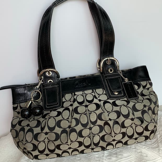 🖤Coach 블랙 숄더 백 13742
