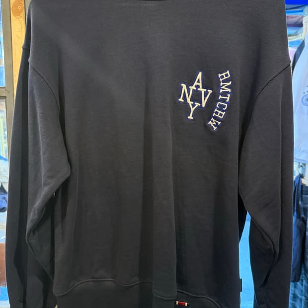 로맨틱크라운 네이비 맨투맨