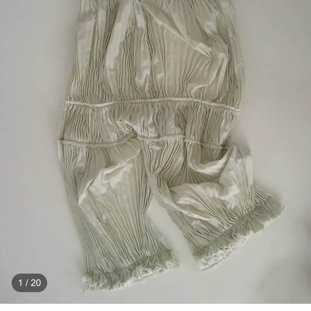 에옹쓰 Hand Crease Apron -Ivory