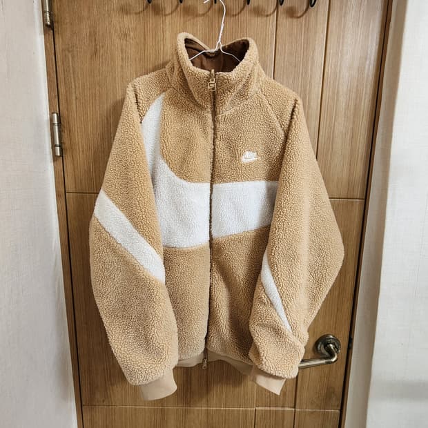 (105)나이키 빅스우시 리버시블 플리스 점퍼 BQ6546-200