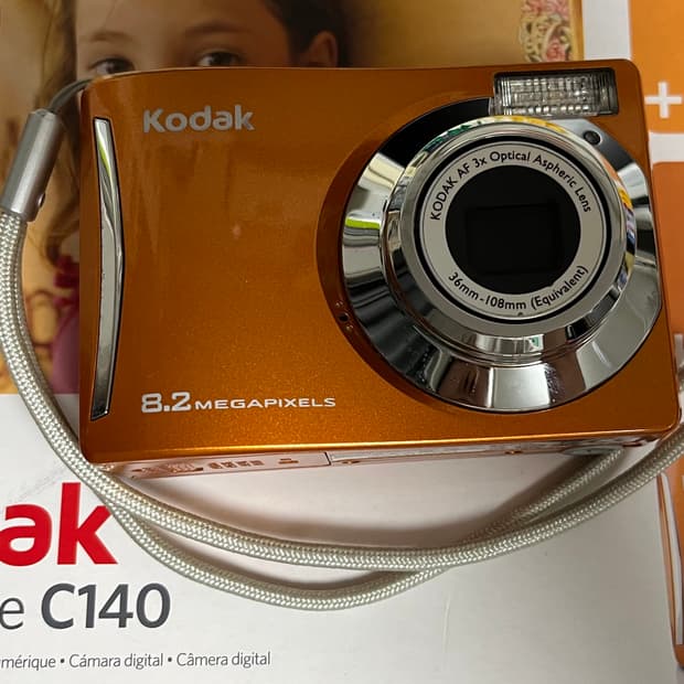 코닥 c140 디지털카메라 희귀한 오렌지색상