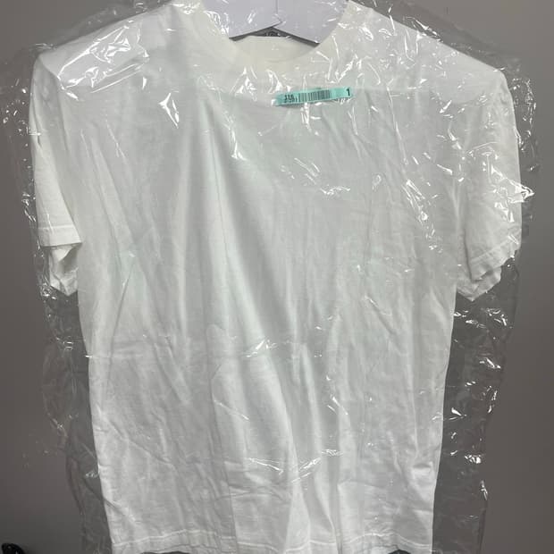 Prada 삼각로고 반팔