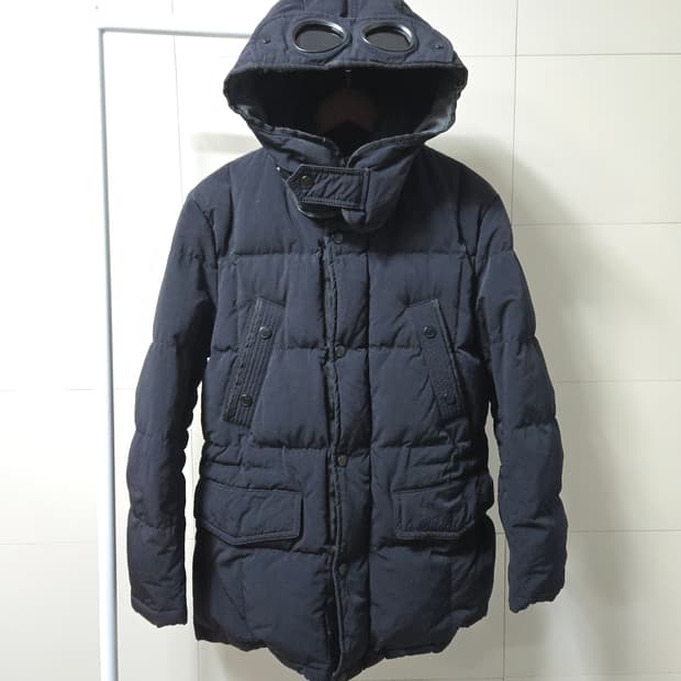 CP 컴퍼니 고글 패딩 블랙 국내 100