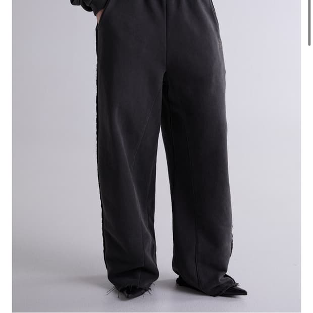Innir sweat pants os size dark terrazzo