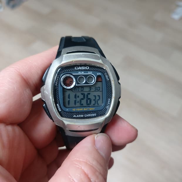 카시오 알람 크로노 전자시계
