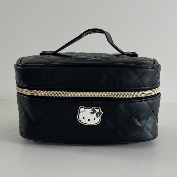 헬로키티 퀼트 베니티 파우치 블랙 