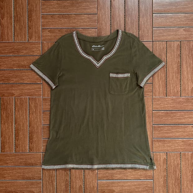 Eddie bauer stitch pocket 1/2 tee