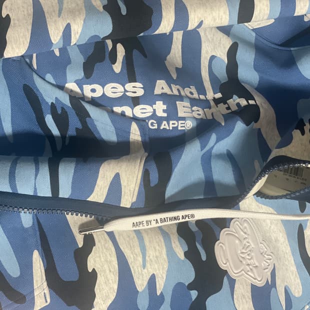 The bating ape 카모 후드집업