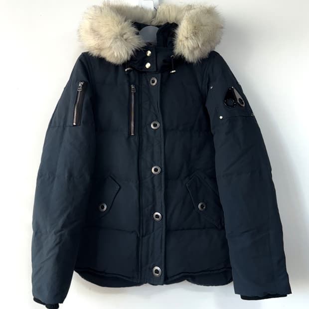 무스너클 쓰리쿼터 다운 숏 패딩