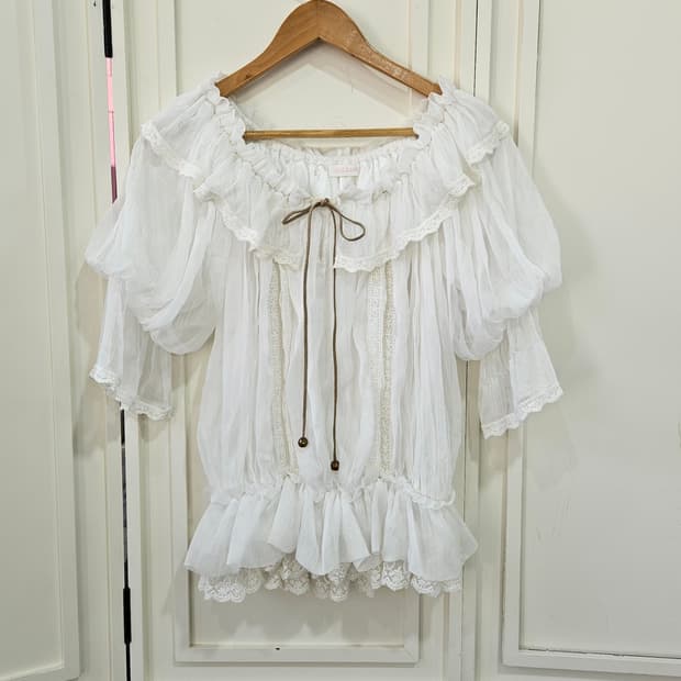 리즈리사(LIZ LISA) 레이스 쉬폰 오프숄더 블라우스