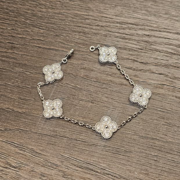 클로버 5모티브 팔찌 화이트골드