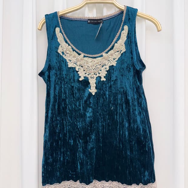 Velvet Lace Sleeveless 🦋