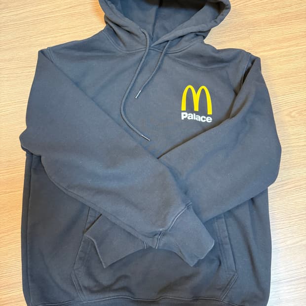 팔라스 x 맥도날드 로고 후드 블랙