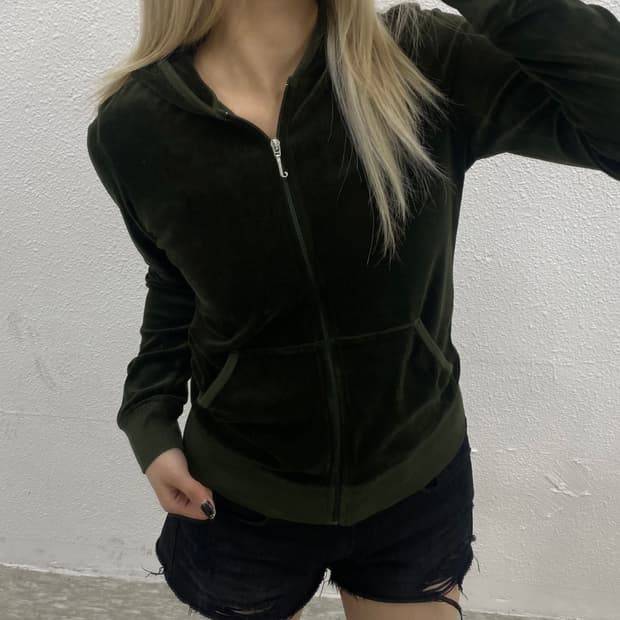 쥬시꾸뛰르 딥카키 벨벳 후드집업 L