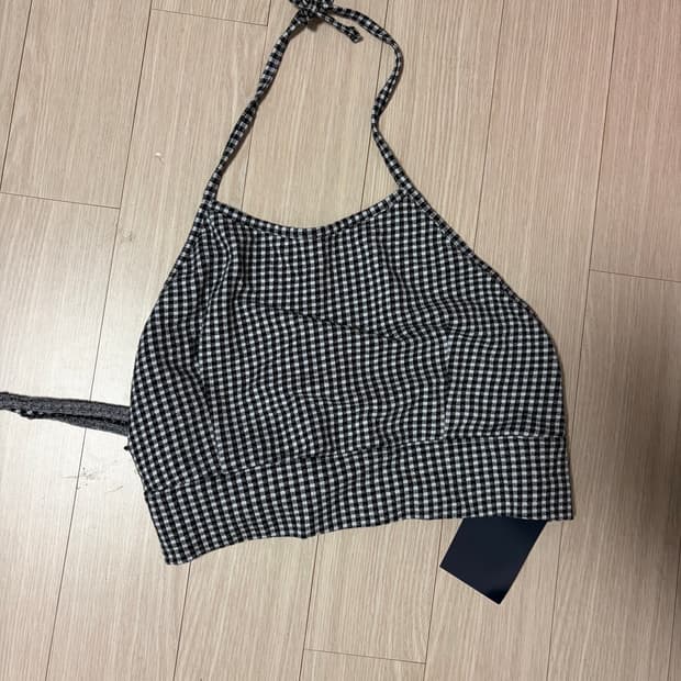 브랜디멜빌 홀터넥탑