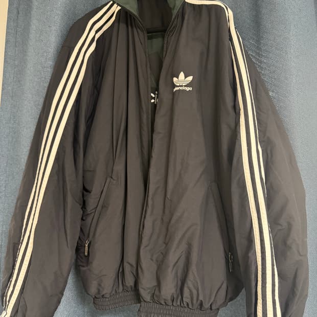 2size) 발렌시아가 x 아디다스 리버시블 패딩 자켓 그린