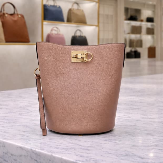 [S급] 페라가모 카프스킨 스튜디오 버킷백 숄더백 판매합니다!!!