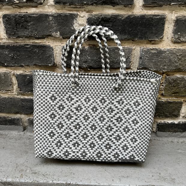 Vivala vida 메르카도 백