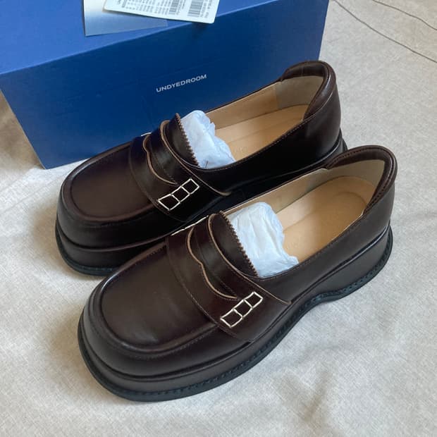 언다이드룸 페블 로퍼 초콜릿