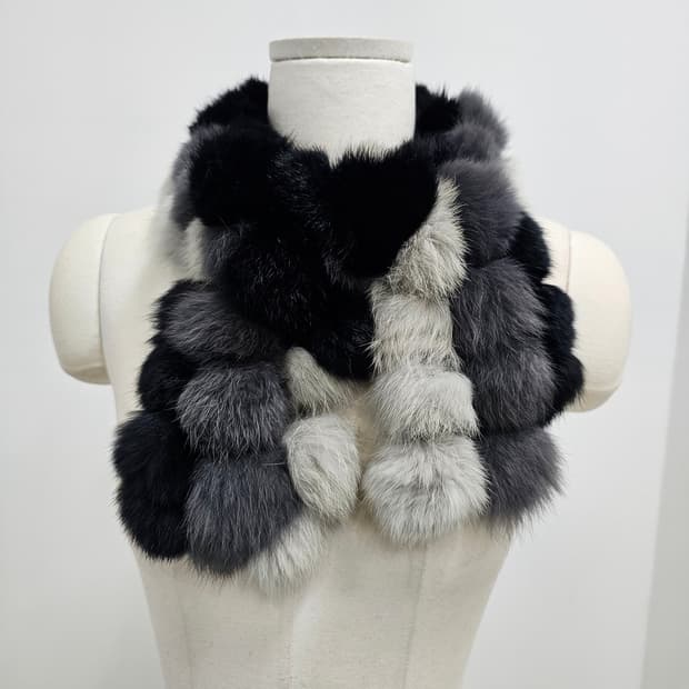 그라데이션 래빗퍼 폼폼 머플러 