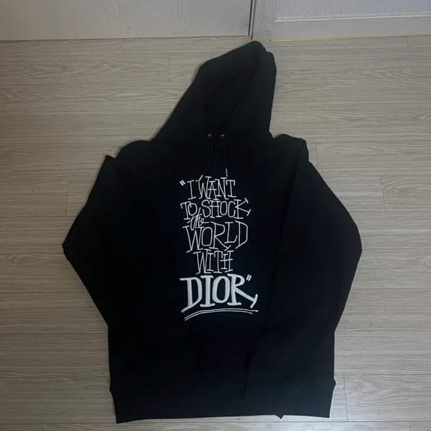 재수없는 재벌 3세 느낌의 디올 숀 스투시 콜라보 후드티 새상품급