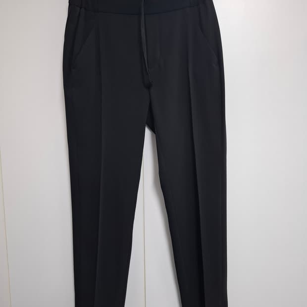 MM6 블랙 슬랙스. 