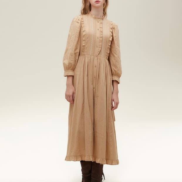 써스데이아일랜드 핀턱 프릴 자수 롱원피스