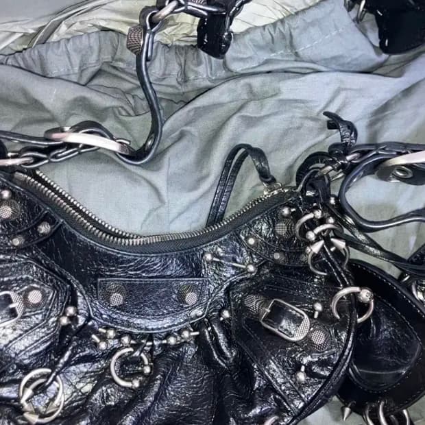 발렌시아가 르카골 피어싱 xs 숄더백