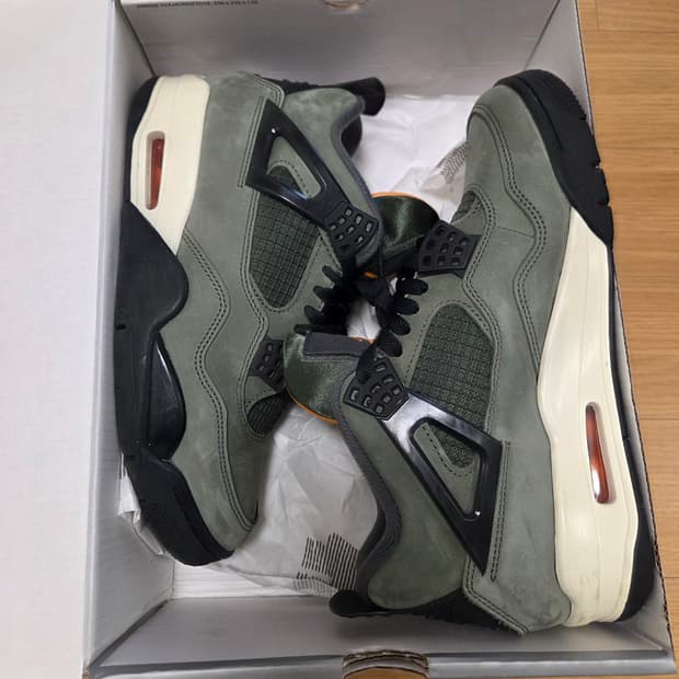 나이키 언디핏 조던4 255