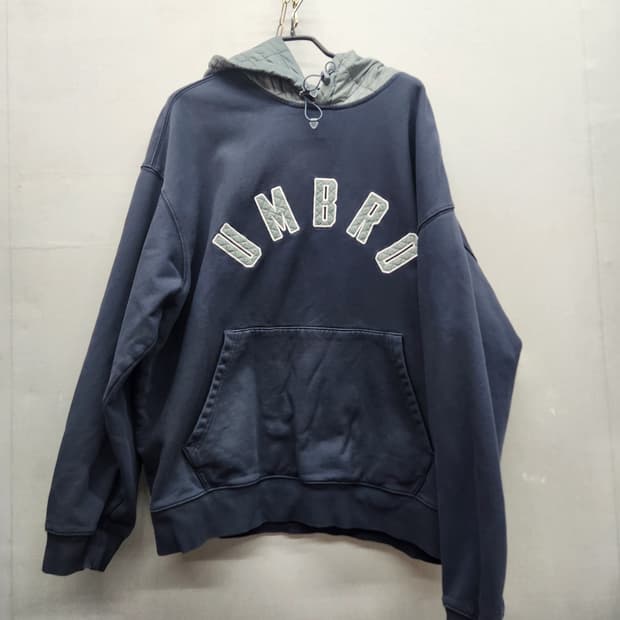 엄브로 빅로고 자수 후드(퀄팅나일론) 후드티 110(3XL)