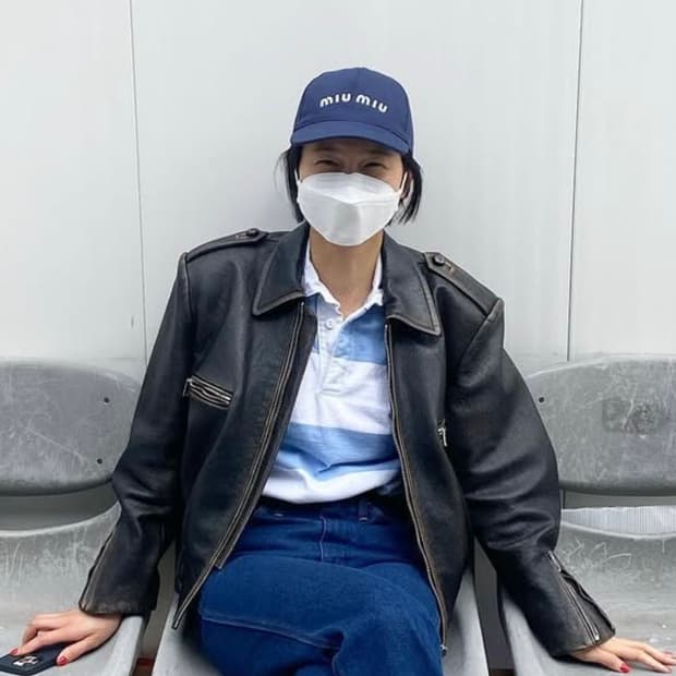 22년 prada 레더자켓 