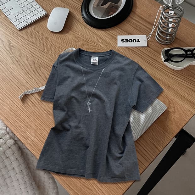 Necklace 1/2 T-Shirt 𓍱