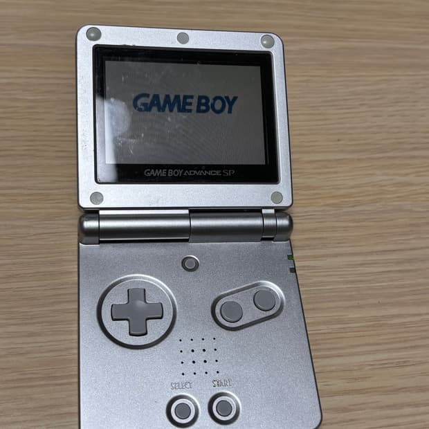 닌텐도 게임보이 어드밴스 SP 오닉스 실버