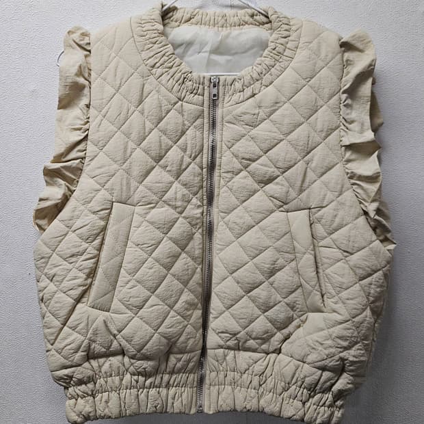 퀼팅 프릴 조끼 아이보리 여성용  M