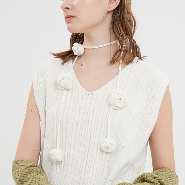 문선 Crochet Rose Necklace