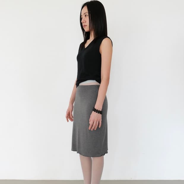 [미착용새상품] 브리즈 아카이브 Curl-hem Midi Skirt