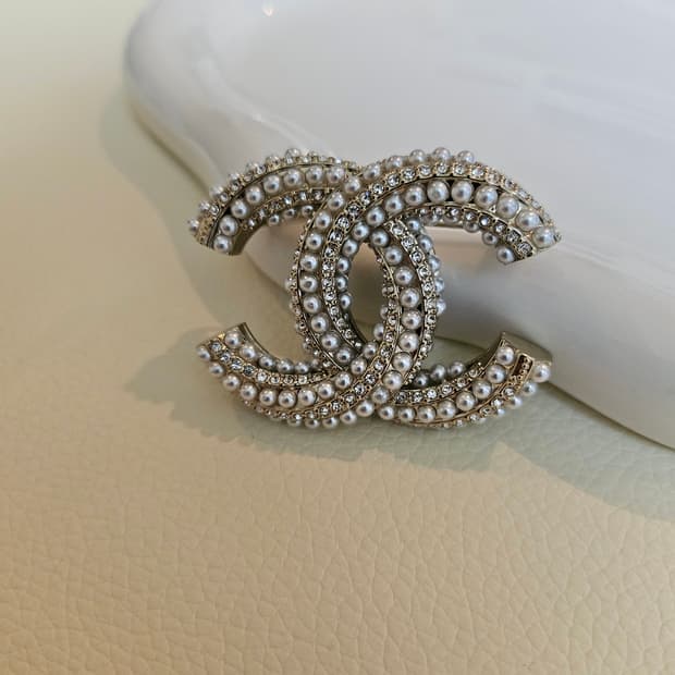 샤넬 진주 브로치 업사이클링 