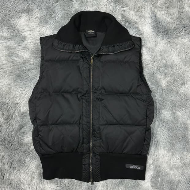 아디다스 올드스쿨 덕다운 블랙 패딩조끼 